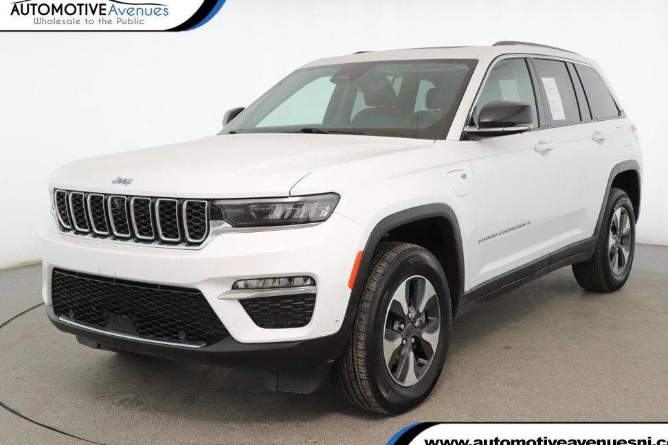 JEEP GRAND CHEROKEE 2023 1C4RJYB60P8795969 image